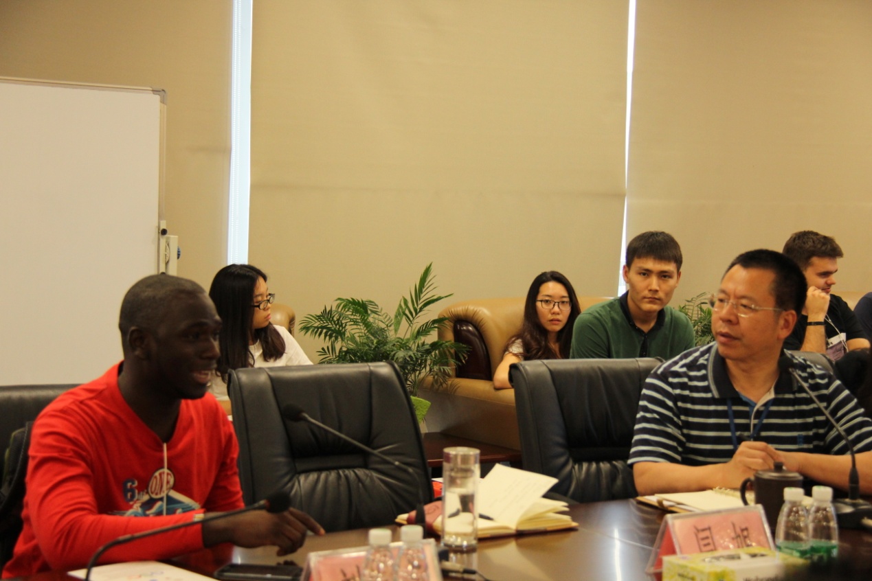 冈比亚学生Ebrima发言