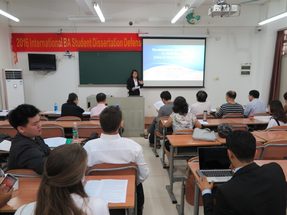 答辩学生DINH THI MY TRANG(越南)