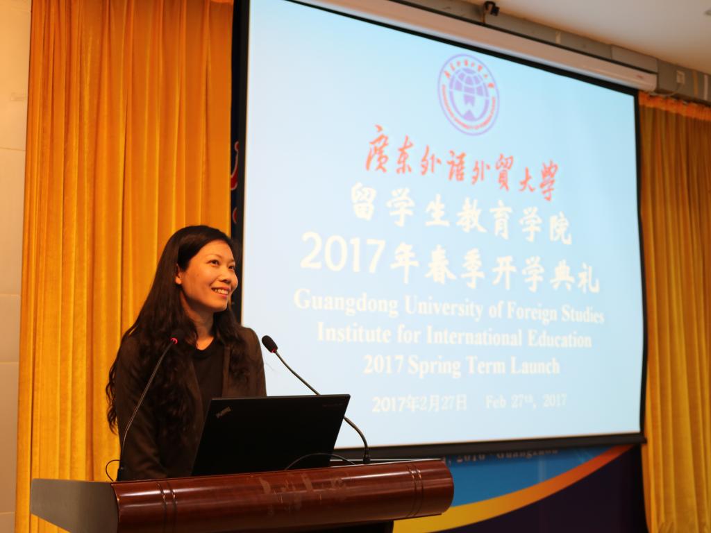 教师代表吴柳老师讲话