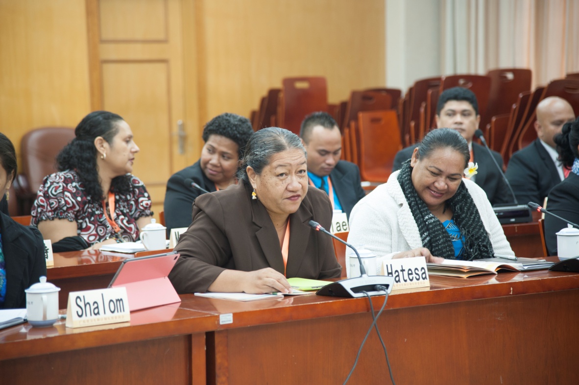 纽埃公务员哈特莎女士在与广东卫计委座谈交流中发言