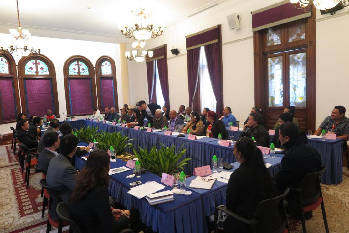 南太高级公务员与广东省外办相关领导进行座谈交流