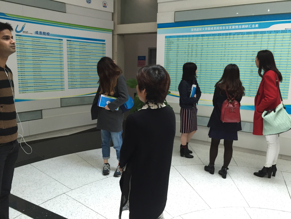 陈部长为留学生悉心讲解